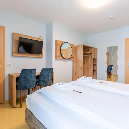 Hotel Arena Kolonia
