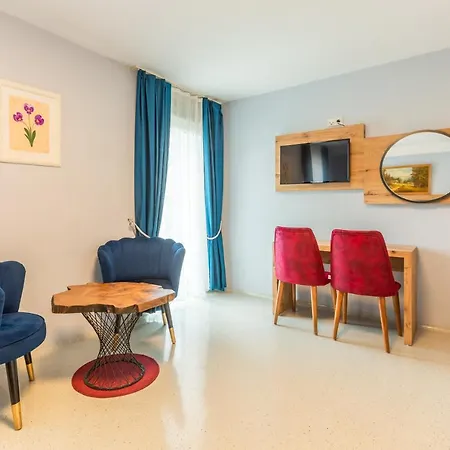 Arena Hotel 2*