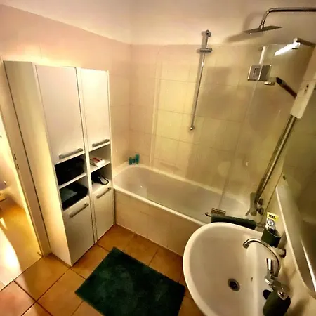 2 Zimmer Apartment mit Blick auf den Kölner Dom Apartment Köln