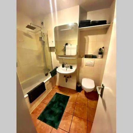 2 Zimmer Apartment Mit Blick Auf Den Koelner Dom Cologne