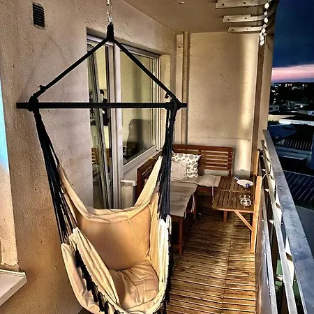 2 Zimmer Apartment Mit Blick Auf Den Koelner Dom Apartment