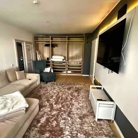 2 Zimmer Apartment Mit Blick Auf Den Koelner Dom * Cologne