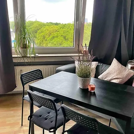 2 Zimmer Apartment Mit Blick Auf Den Koelner Dom * Cologne