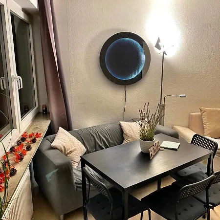 2 Zimmer Apartment Mit Blick Auf Den Koelner Dom *