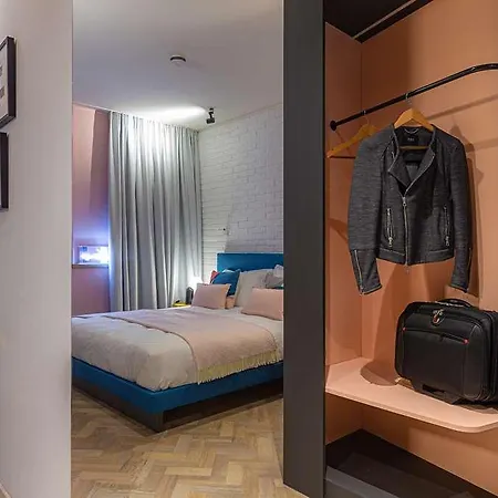 Urban Loft 4*