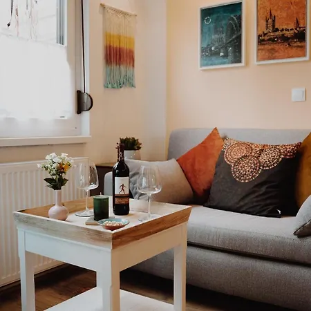 Neues Appartment, E-werk, Palladium, Carlswerk, Messe, Lanxess-arena *