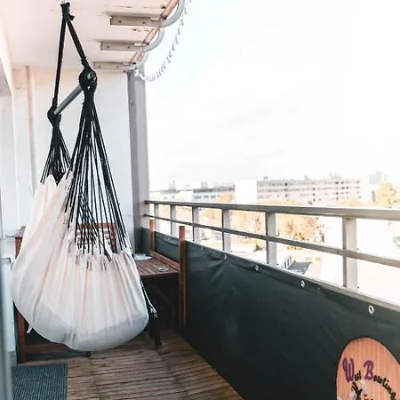 2 Zimmer Apartment Mit Blick Auf Den Koelner Dom Apartment