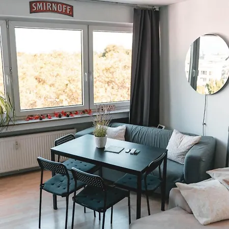 2 Zimmer Apartment Mit Blick Auf Den Koelner Dom *