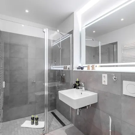 Limehome Friesenplatz - Digital Access Aparthotel