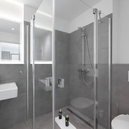 Limehome Friesenplatz - Digital Access Aparthotel 3*