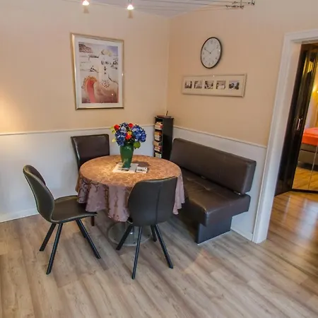 Apartment Ferienwohnung Cologne