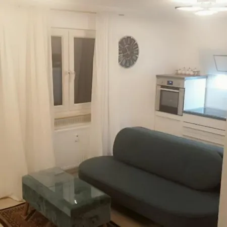 Mit Schoener, Moderner Einrichtung Apartment