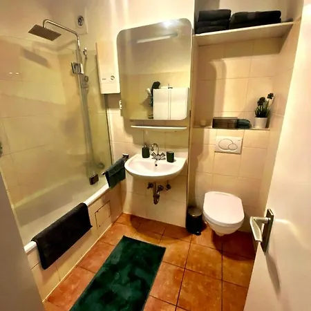 2 Zimmer Apartment Mit Blick Auf Den Koelner Dom Apartment *