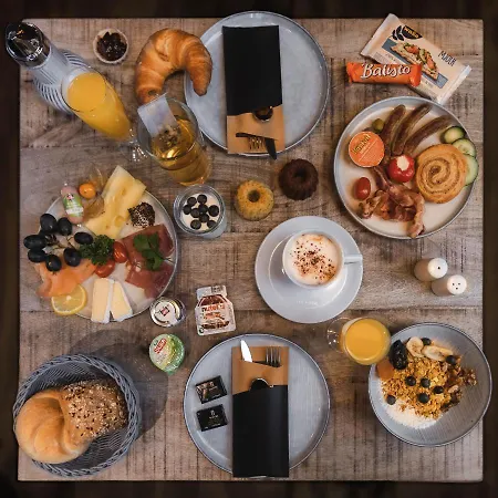 آم أوغستينربلاتز 4* كولونيا
