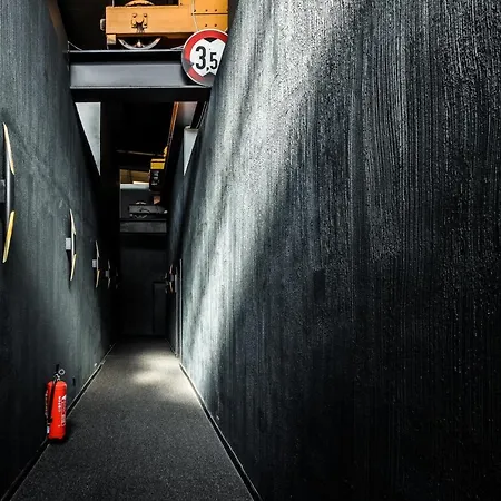 Black Hotel
