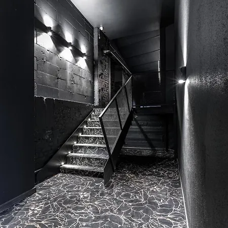 Black Hotel