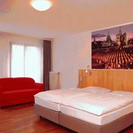 Eden Frueh Am Dom Kolín nad Rýnem