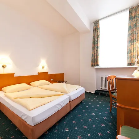 Ahl Meerkatzen Hotel 3*