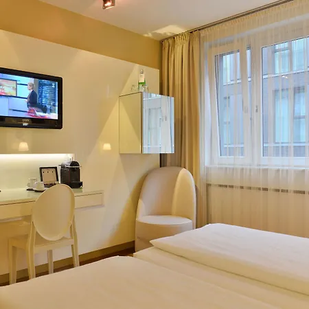 Hotel Santo