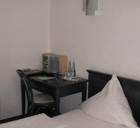 Hotel Cerano Am Dom 3*