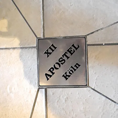 Xii Apostel Hotel
