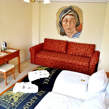 Xii Apostel Hotel