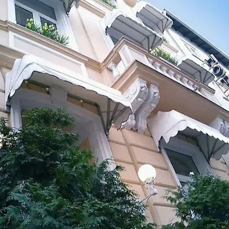 Hotel Buchholz Downtown 3*