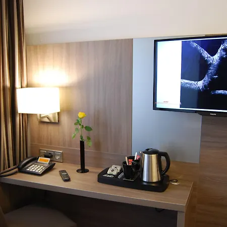 Hotel Dom Am Romerbrunnen Colonia