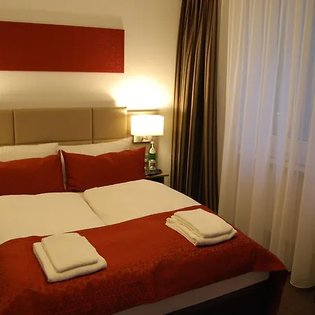 Dom Am Romerbrunnen 3* Colonia