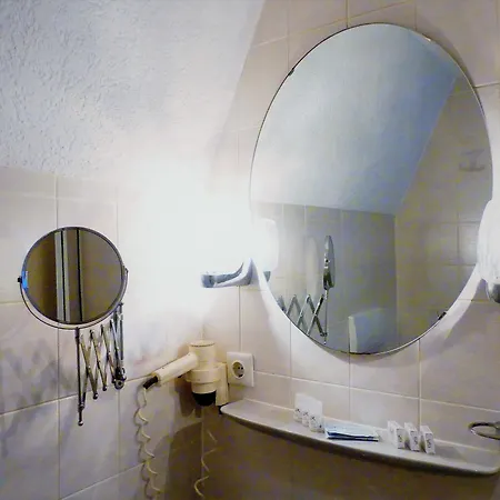 Kunibert Der Fiese Hotel 3*