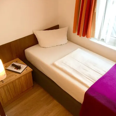 Hotel Triton
