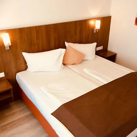 Hotel Triton