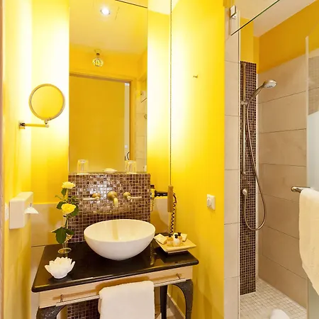 Classic Harmonie Hotel 3*