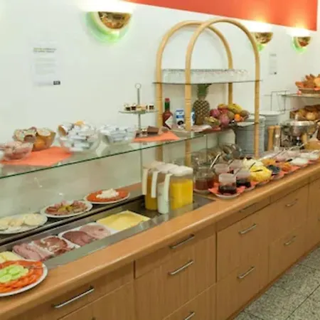 Hotel Christina 3*
