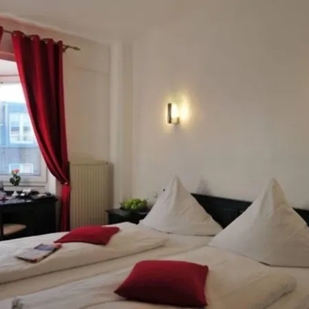 Cerano Am Dom Hotel 3*