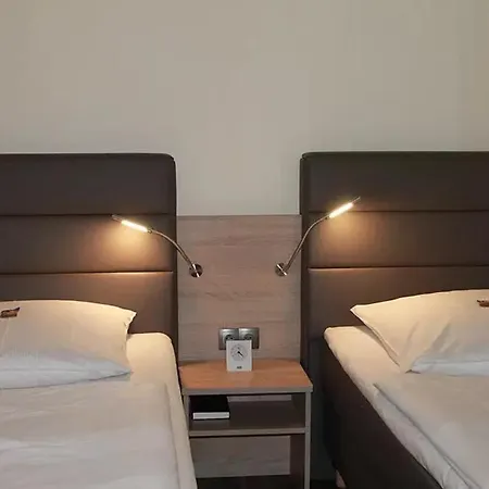 La Maison City-Messe-Arena Hotel Boardinghouse - Kontaktloser Self Check-In 3*
