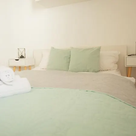 Apartment Neu Innenstadt Altstadt In Lage Von