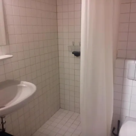 Apartment Dreams 23h *