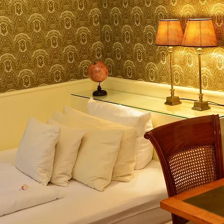Domstern Hotel