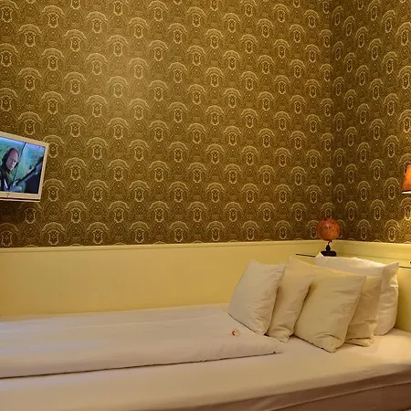 Domstern Hotel