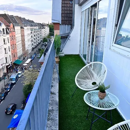 Dani Stylish Minimal Innercity Terrace Cologne