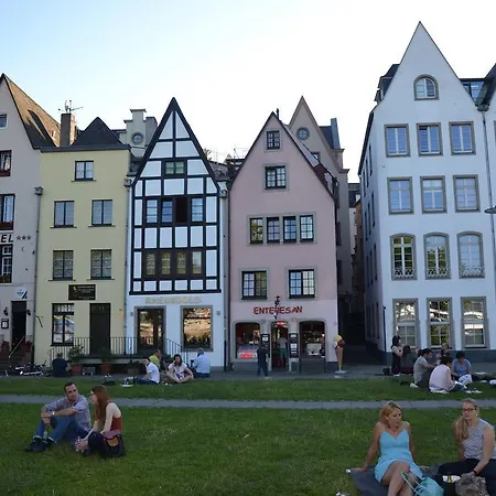 Haus Enteresan 2*