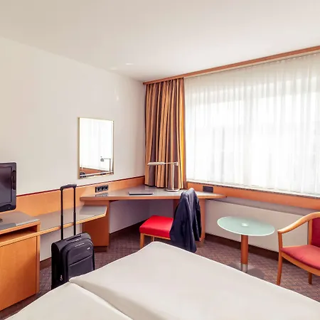 Mercure Friesenstrasse Hotel 4*