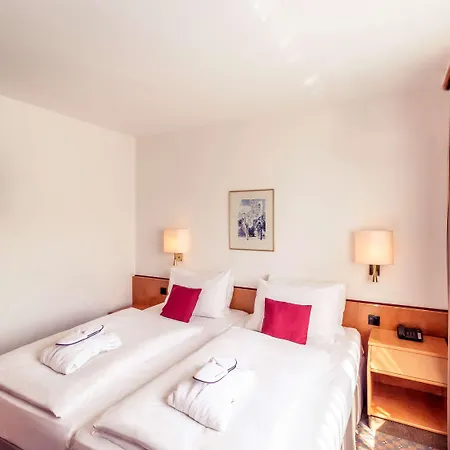 Mercure Friesenstrasse 4*