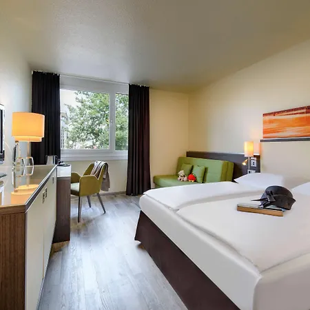 Mercure West Hotel 4*