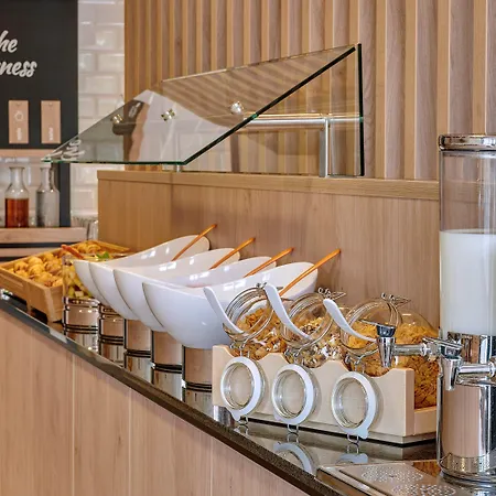 Express Muelheim By Ihg Hotel 3*