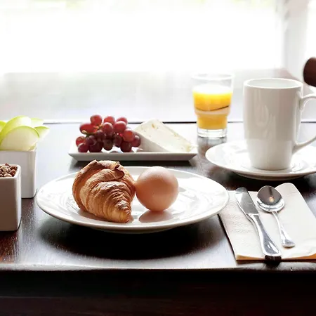 Ibis Airport 3*
