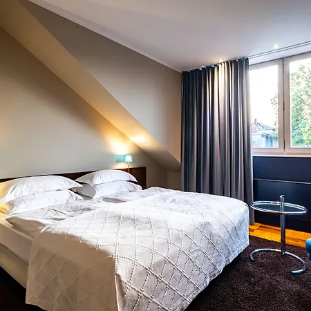 Hotel The New Yorker Köln-messe 4*
