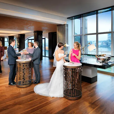 Hyatt Regency 5*