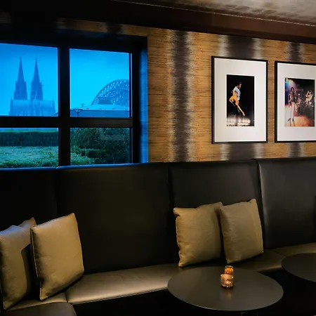 Hyatt Regency 5*